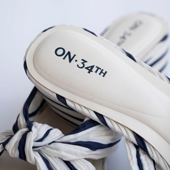 🩷 On 34th Striped Navy & White Bow Detailed Textured Fabric Heels- Size 10 - NWT - Picture 2 of 9